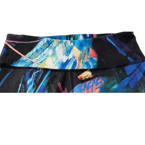 FABLETICS MID-RISE YOGA CROPPED LEGGINGS, WOMENS, XS, BLACK BLUE GREEN PINK ABST - Picture 5 of 10
